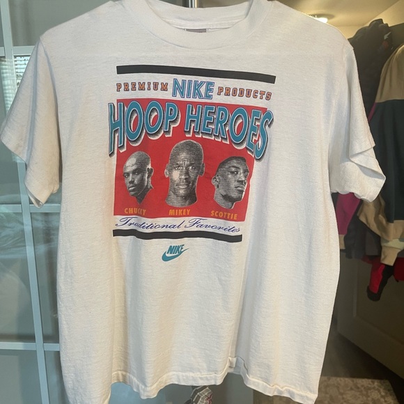 Vintage Nike 1990s hoop hero's t-shirt